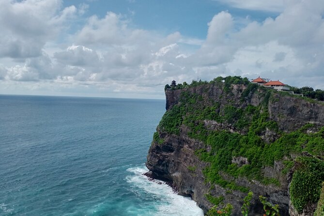 Tanah Lot and Uluwatu Temple Private Guided Tour - Food stops and the important lunch question