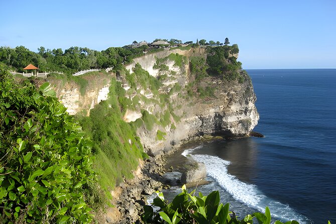 Tanah Lot and Uluwatu Temple Tour - Bali Full Day Sightseeing Tours - Uluwatu Temple: cliffs, crowds, and sunset timing