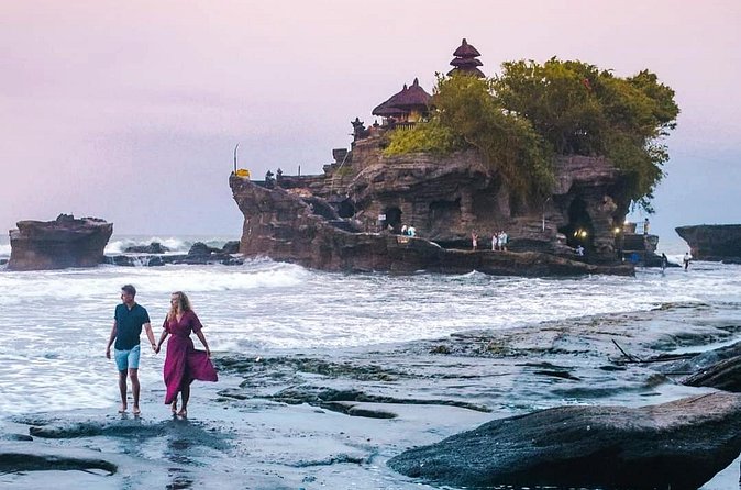 Tanah Lot - Jatiluwih (UNESCO) - Bedugul and Ulun Danu Temple Tour - Handara Iconic Gate: a polished photo stop
