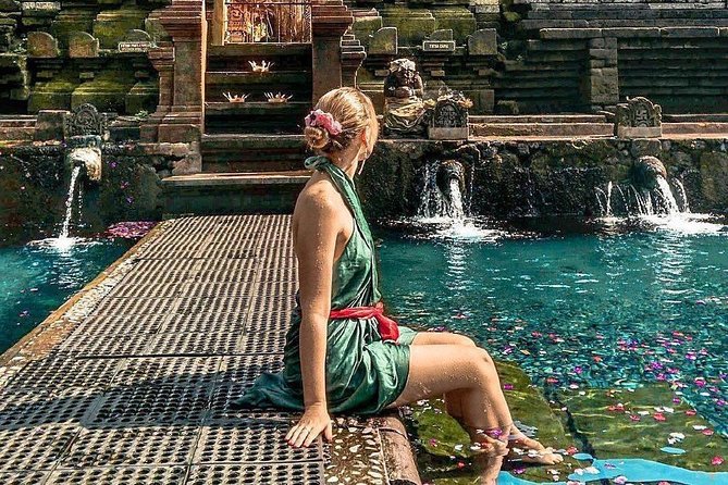 Tanah Lot Temple, Waterfall & Ubud Tour (Private & All-Inclusive) - Noon Lunch Break and the Limits of the Package