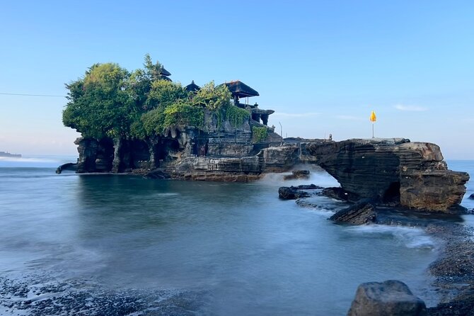 Tanah Lot Tour: Discover Bali’s Iconic Temple and Stunning Views - Tanah Lot and the Indian Ocean view