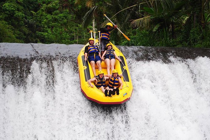 Telaga Waja River White-Water Rafting with Buffet Lunch - The safety briefing and river start