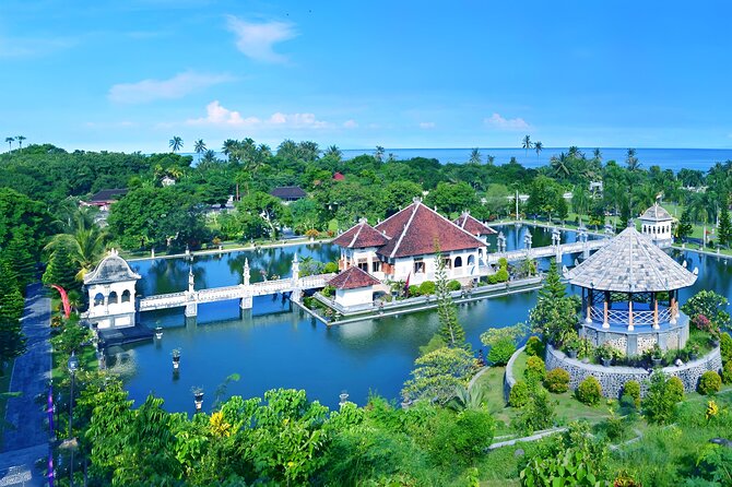 The Gates of Heaven Bali Tour : Bali Instagrammable Trip - Lempuyang Temple and the famous Gates of Heaven