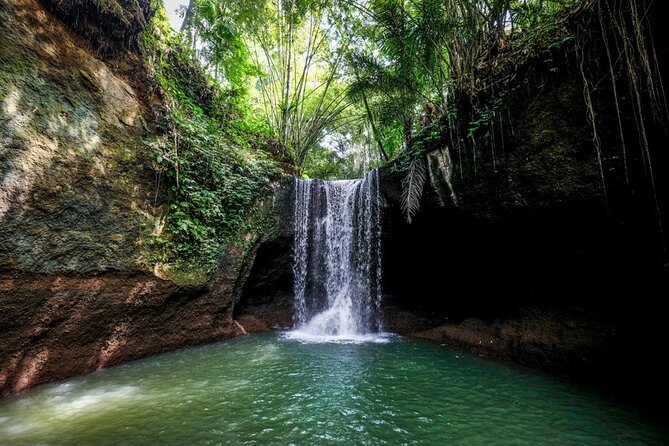 Top Bali Waterfalls: Suwat, Kanto Lampoe, Tibumana Waterfall - Guides can make the day more personal
