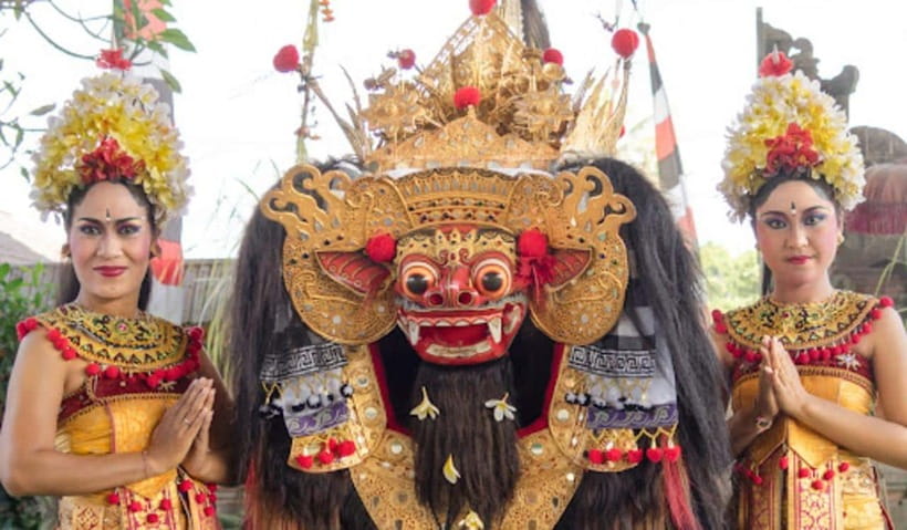Ubud: Barong Dance and Keris Cultural Dance Show Tickets - What happens during the performance