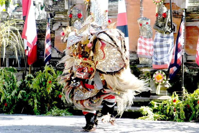 Ubud: Barong Dance and Keris Cultural Dance Show Tickets - Costumes, masks, and the human work behind them