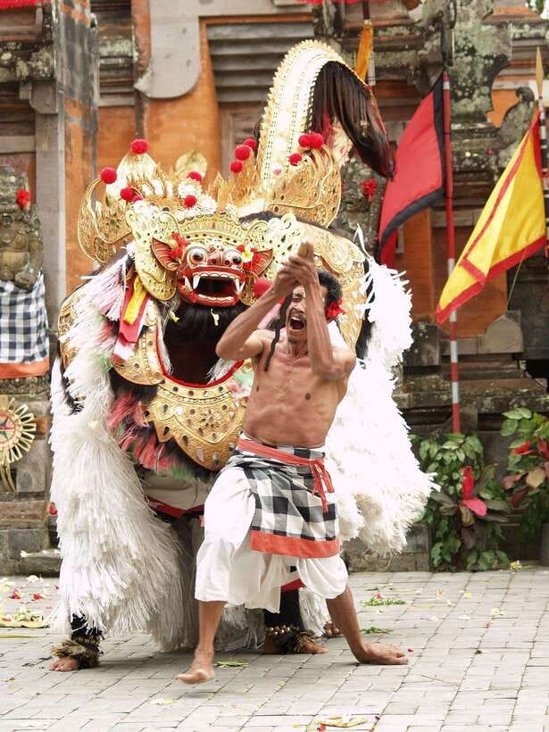 Ubud: Barong Dance and Keris Cultural Dance Show Tickets - Arriving at Batubulan Village