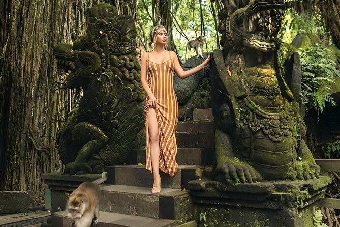 Ubud Day Tour: Sacred Monkey Forest, Tegenungan Waterfall, Rice Terrace - Ubud Palace: A Very Brief Look at Royal Ubud