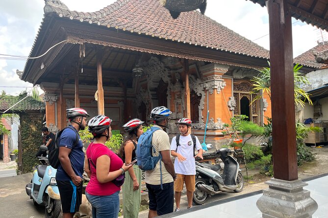 Ubud eBikes Tour to Tegallalang Rice Terrace - Riding through Petulu and the village roads
