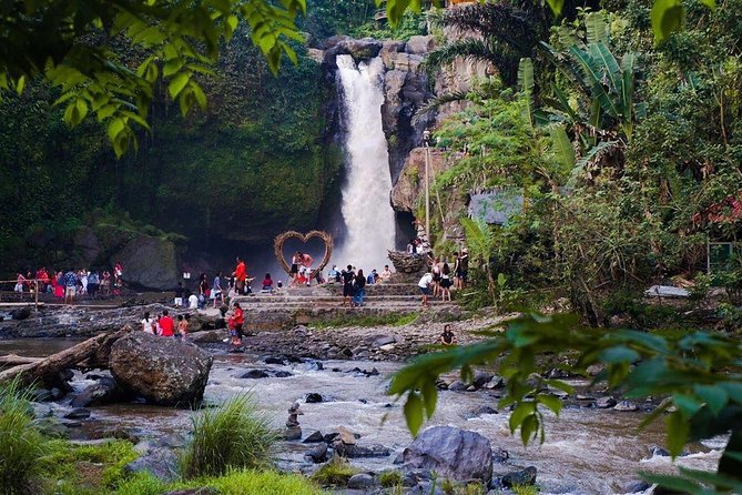 Ubud Excursion: Barong Dance, Art Villages, Nature, Temple and Waterfall - Meet more than 700 macaques in Monkey Forest