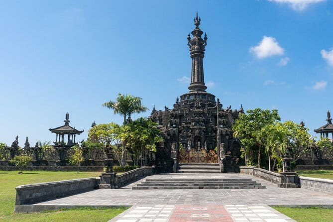 Ubud Full-Day Private Tour: Waterfall, Temple, Rice Terrace. - Tegalalang Rice Terrace: scenery with a farming lesson