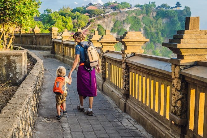 Ubud Guided Walking Tour - Ubud Palace and the role of Balinese royalty