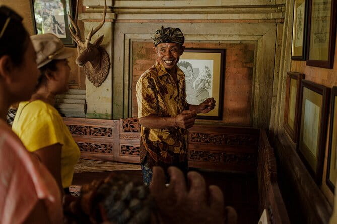 Ubud Guided Walking Tour - Campuhan Ridge and the old bridge