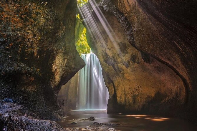 Ubud Hidden Waterfalls and Rice Terrace Tours - 9:00 at Kanto Lampo Waterfall