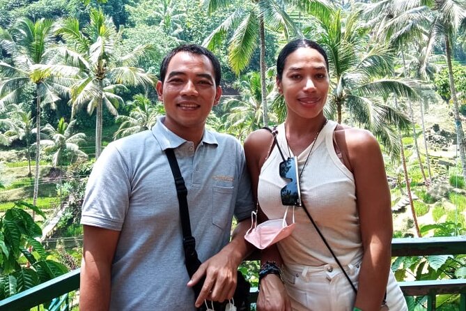 Ubud Hot Springs and Waterfall Private Guided Tour - Tampaksiring and the coffee plantation pause