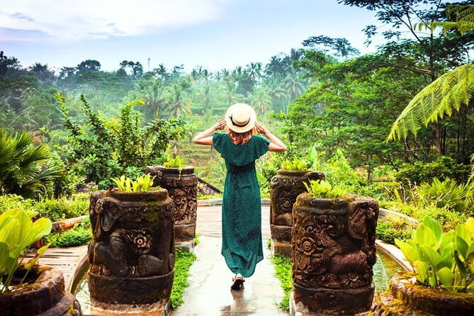 Ubud Jungle Swing - Monkey Forest - Water Temple - Waterfall - How the Guides Can Change the Experience