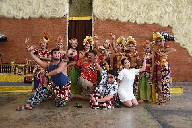 Ubud Kintamani Tour - Tegenungan Waterfall and the first major photo stop