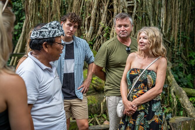 Ubud: Monkey Forest, Rice Terraces & Sacred Temples - Ubud Palace and a look at royal Bali
