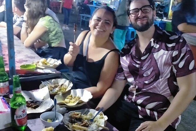 Ubud Night Traditional Market Food Tour - Sampling food and drinks at local favorites