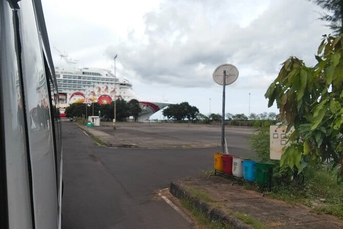 Ubud Private Tour From Cruise Port Benoa Bali All Inclusive - A Balinese family compound at Gung Aji