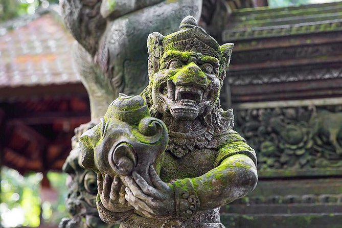 Ubud Sacred Monkey Forest & Art Village Tour - Ubud Art Market Beside the Royal Palace