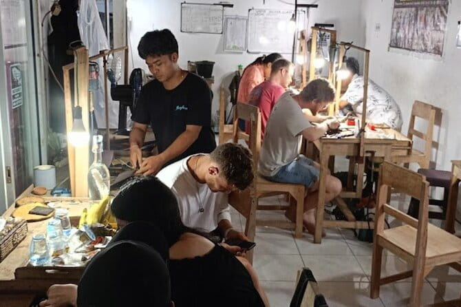 Ubud Silver Class Making Your Own Silver with 7gr of Silver - A welcome drink and a friendly start