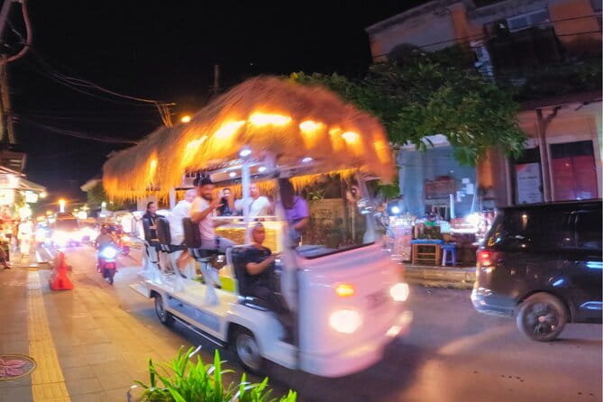 Ubud Sunset Mixology Tour by TikiBus - A small TikiBus with a social feel