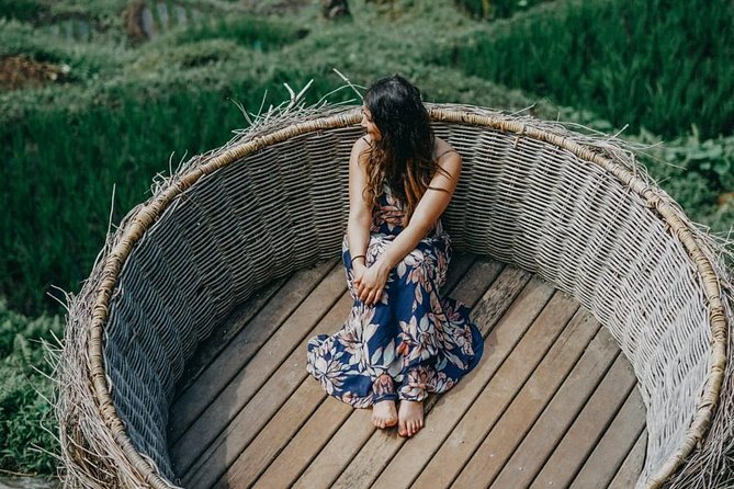 Ubud Swing with Private Photographer - Working With Kadek Behind the Camera