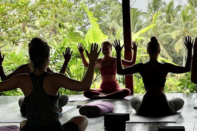 Ubud Yoga, Open Chakra Healing and Temple Spiritual Cleansing - Meeting the priest for mantra and chakra work