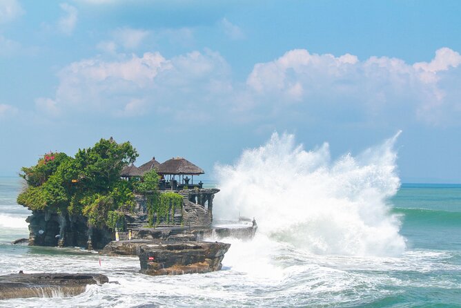 Ultimate North Bali Tour – Tanah Lot, Ulun Danu & Rice Terraces - Tanah Lot, the coastal finale with a timing question