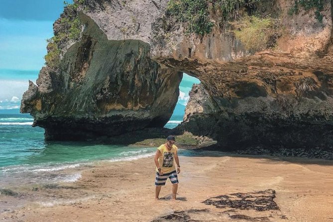 Uluwatu Instagram Tour: Unforgettable Beaches (Private & All-Inclusive) - Bingin Beach below the cliffs