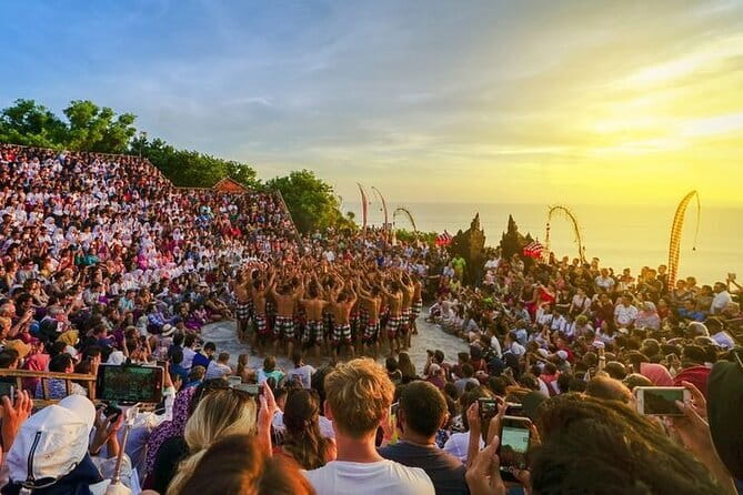 Uluwatu Kecak Tickets A Spectacular Show - Why Uluwatu’s Kecak performance is so memorable