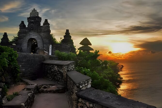 Uluwatu Sunset,Kecak Dance and Diner Seafood In Jimbaran - Reaching Uluwatu after the 3 p.m. pickup