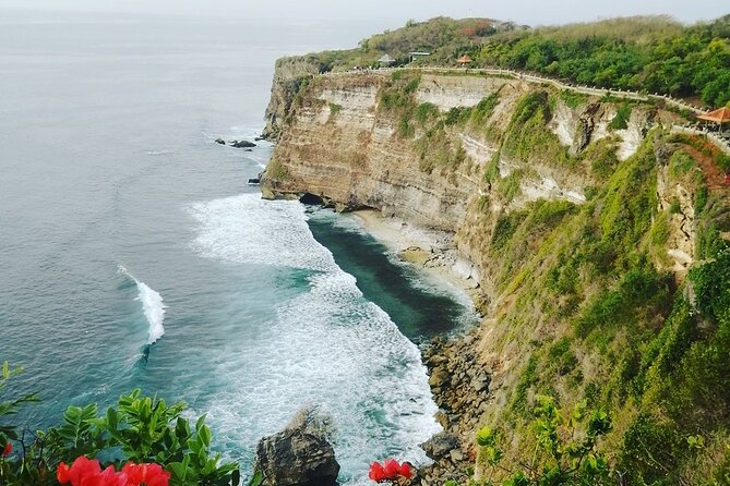 Uluwatu Sunset, Kecak Dance and Jimbaran Seafood Dinner - Uluwatu Temple at the right hour