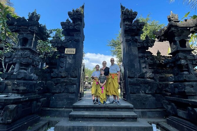 Uluwatu Surrounding: GWK- Padang Beach- Uluwatu Temple - Who should book this Uluwatu tour
