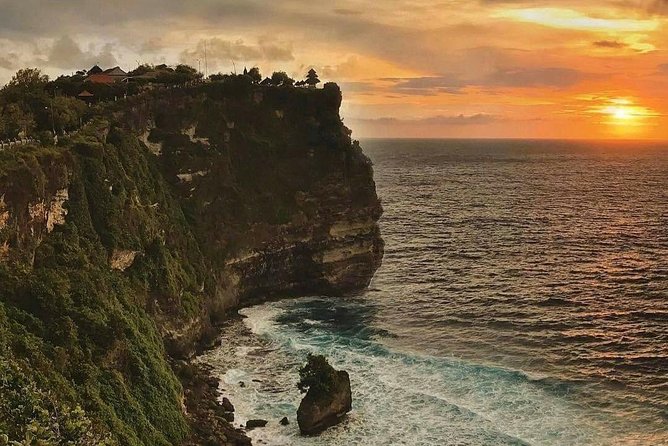 Uluwatu Temple Kecak Fire Dance Private Guided Tour - Private Transfers, Pickup, and Onboard Wi-Fi