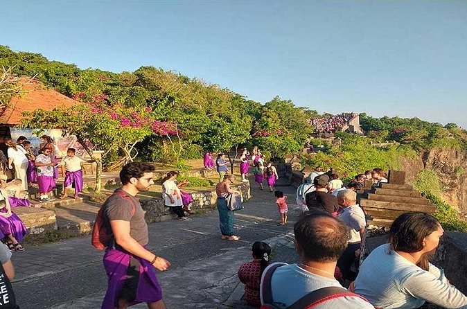 Uluwatu Temple with Sunset Tours - Guides, drivers, and the private-tour advantage