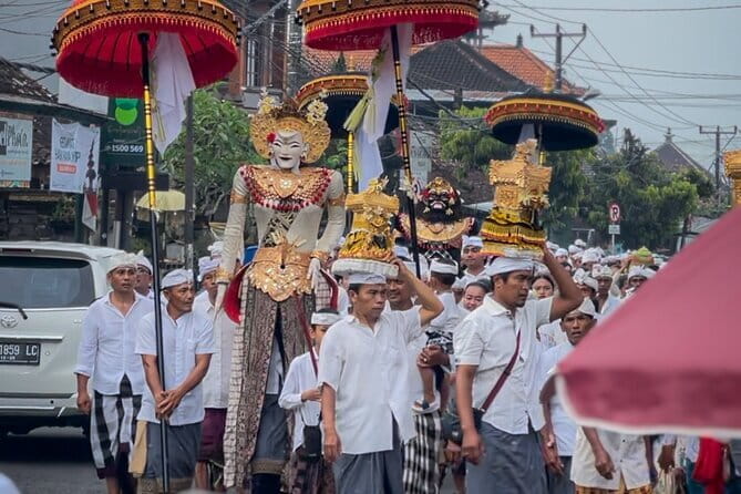 VIllage Firefly Night Tour - Ubud Bali - Preparing A Traditional Balinese Dinner